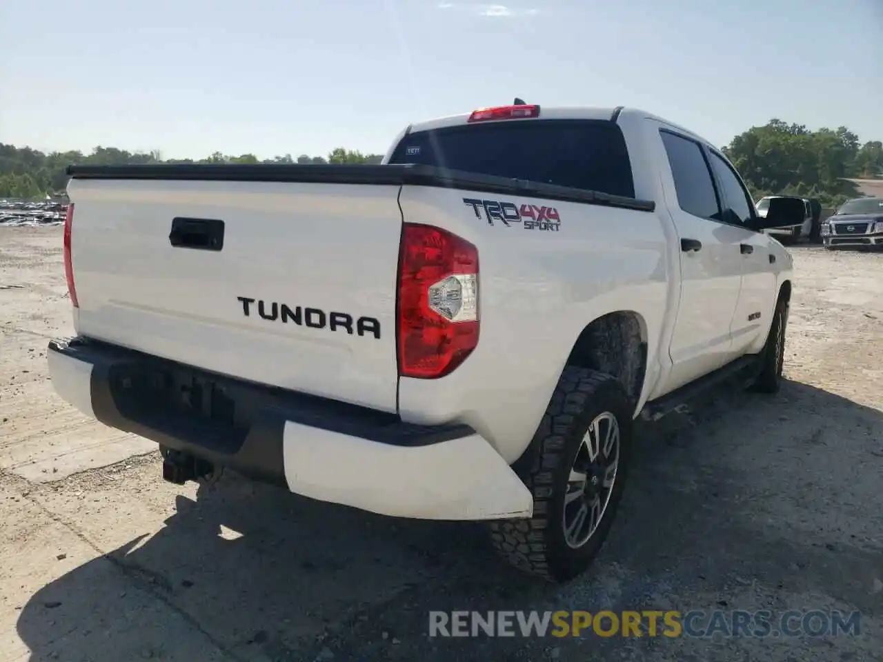 4 Photograph of a damaged car 5TFDY5F13MX032672 TOYOTA TUNDRA 2021