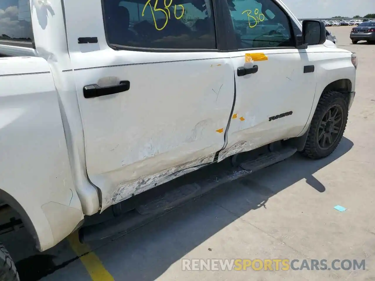 9 Photograph of a damaged car 5TFDY5F13MX037080 TOYOTA TUNDRA 2021