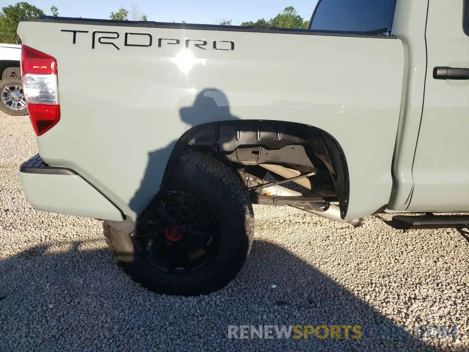 9 Photograph of a damaged car 5TFDY5F13MX967951 TOYOTA TUNDRA 2021