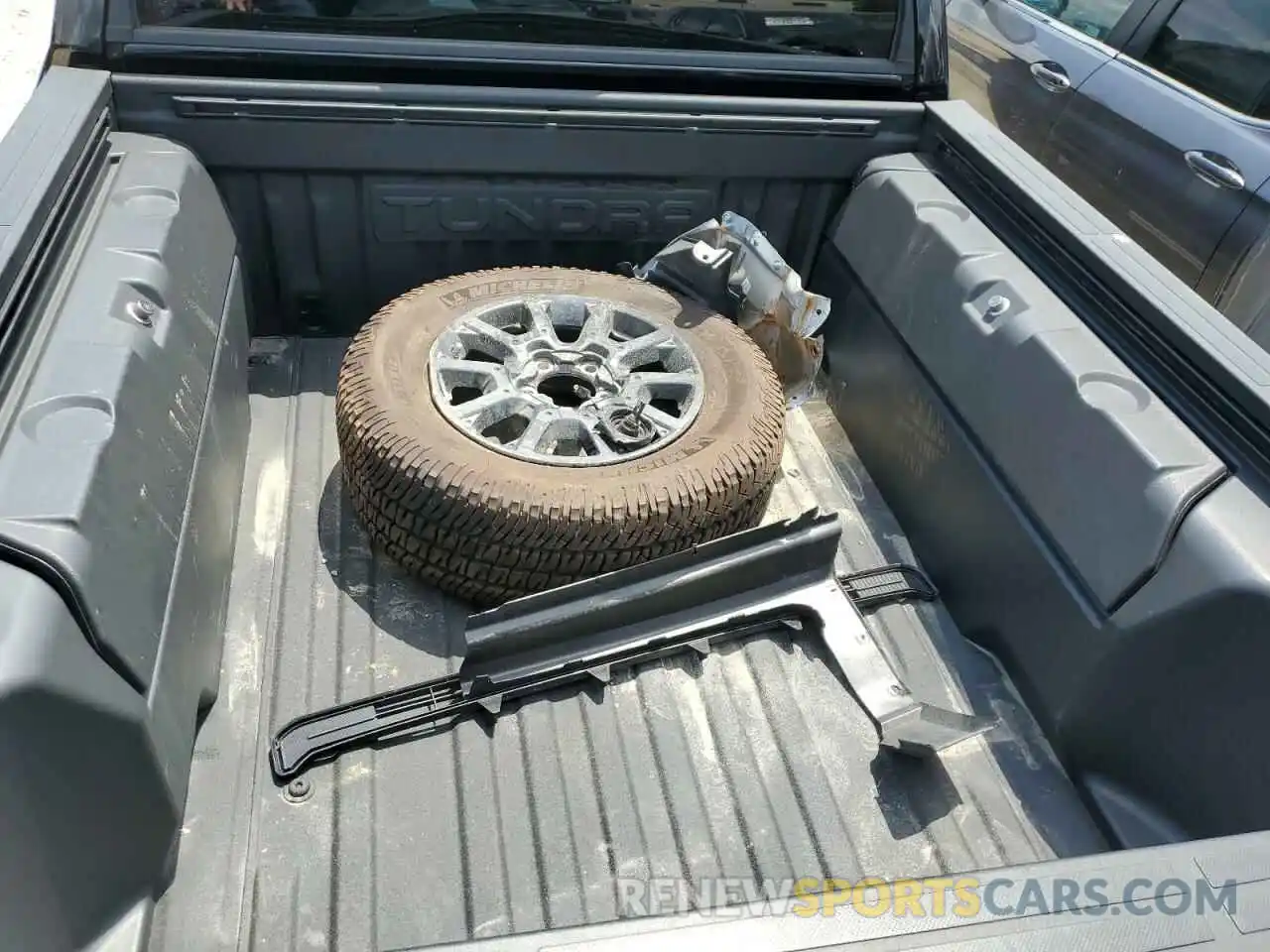 9 Photograph of a damaged car 5TFDY5F14MX044958 TOYOTA TUNDRA 2021