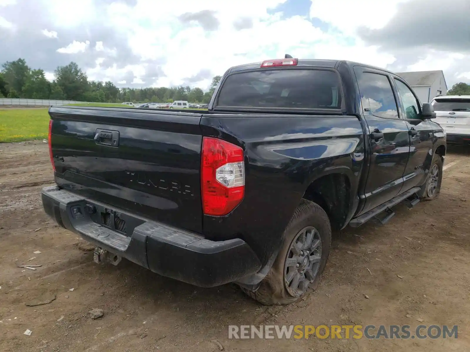 4 Photograph of a damaged car 5TFDY5F14MX964377 TOYOTA TUNDRA 2021