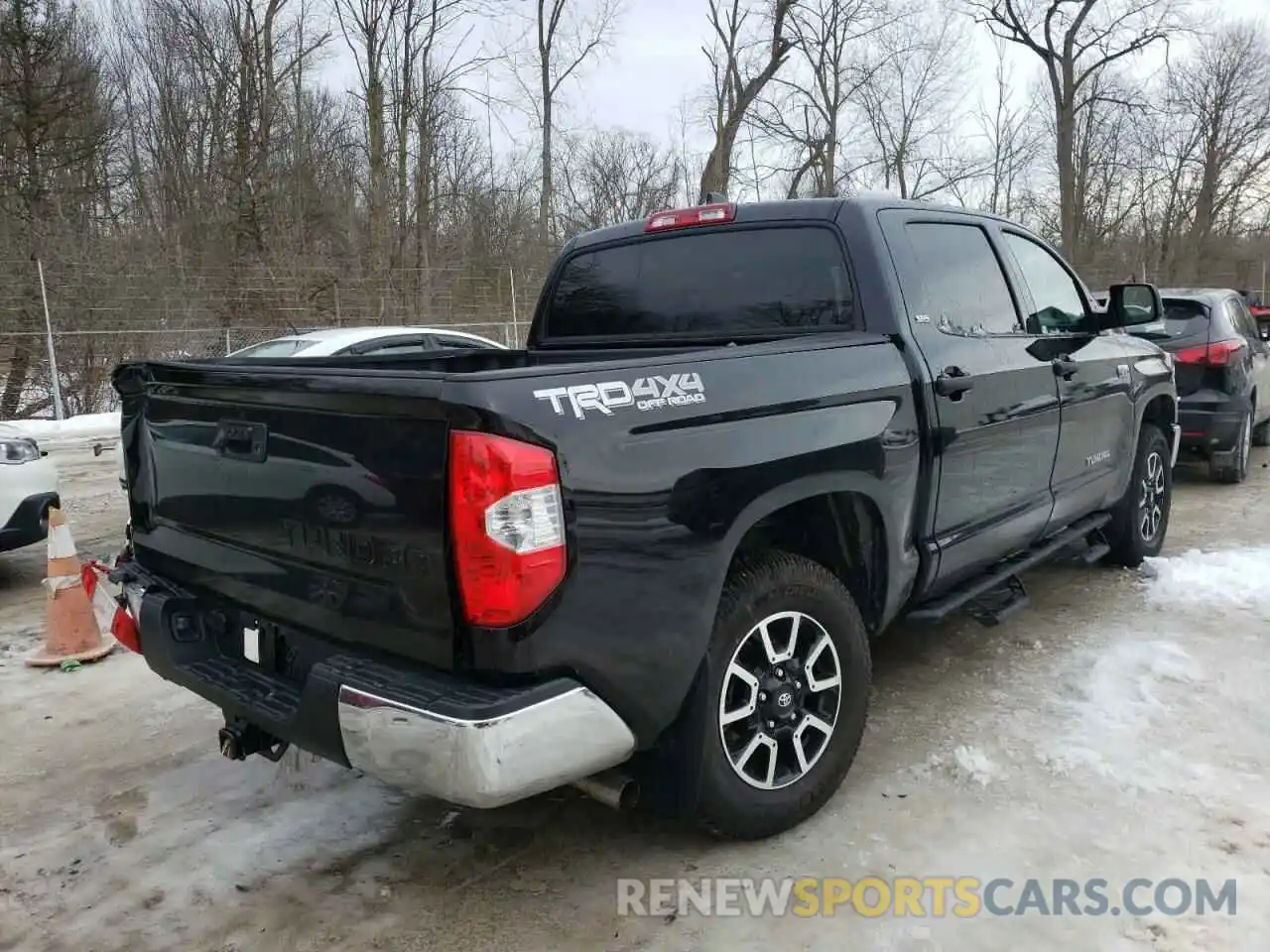 4 Photograph of a damaged car 5TFDY5F15MX045519 TOYOTA TUNDRA 2021