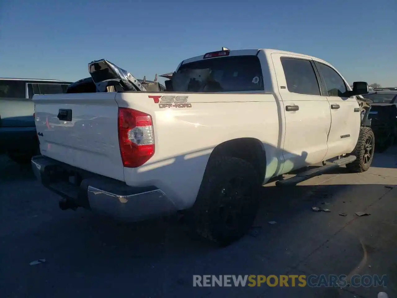 4 Photograph of a damaged car 5TFDY5F15MX958555 TOYOTA TUNDRA 2021