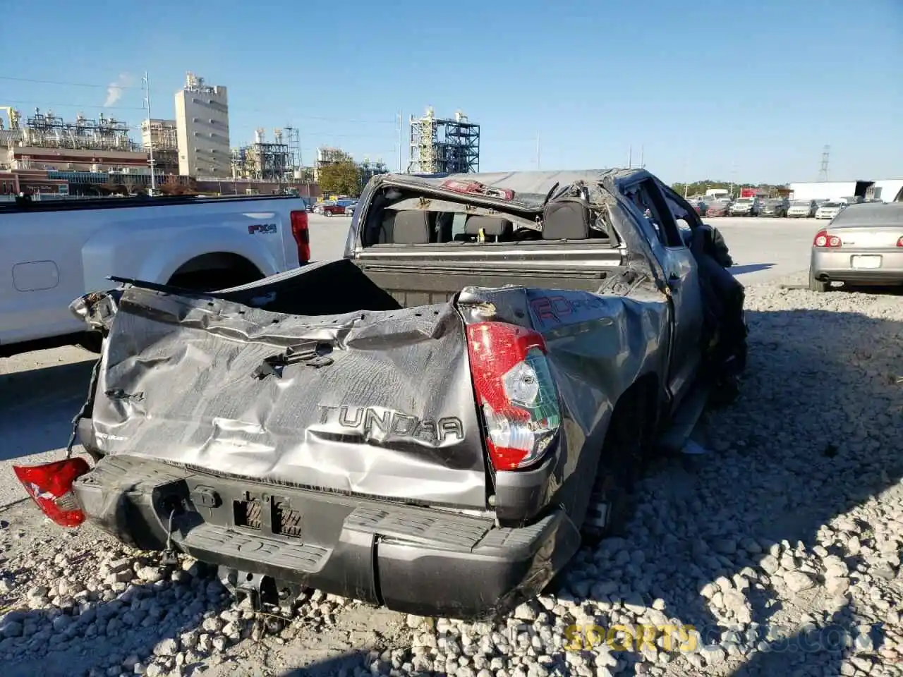 4 Photograph of a damaged car 5TFDY5F15MX963576 TOYOTA TUNDRA 2021