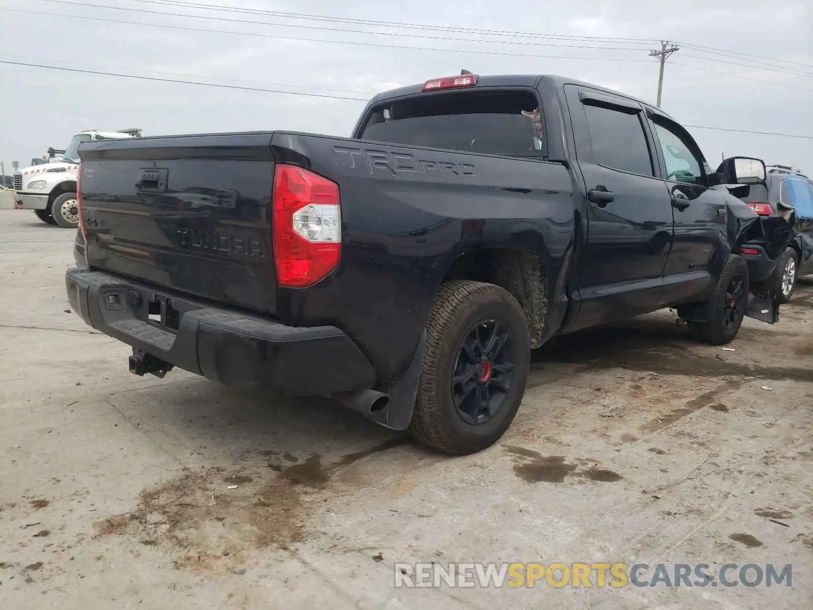 4 Photograph of a damaged car 5TFDY5F15MX964064 TOYOTA TUNDRA 2021