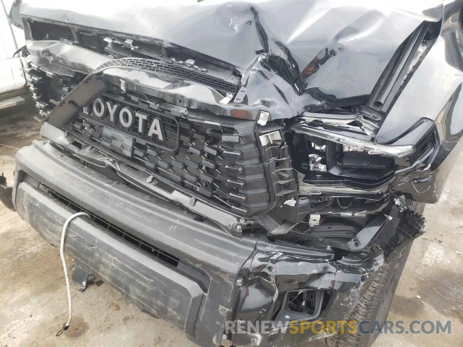 9 Photograph of a damaged car 5TFDY5F15MX964064 TOYOTA TUNDRA 2021