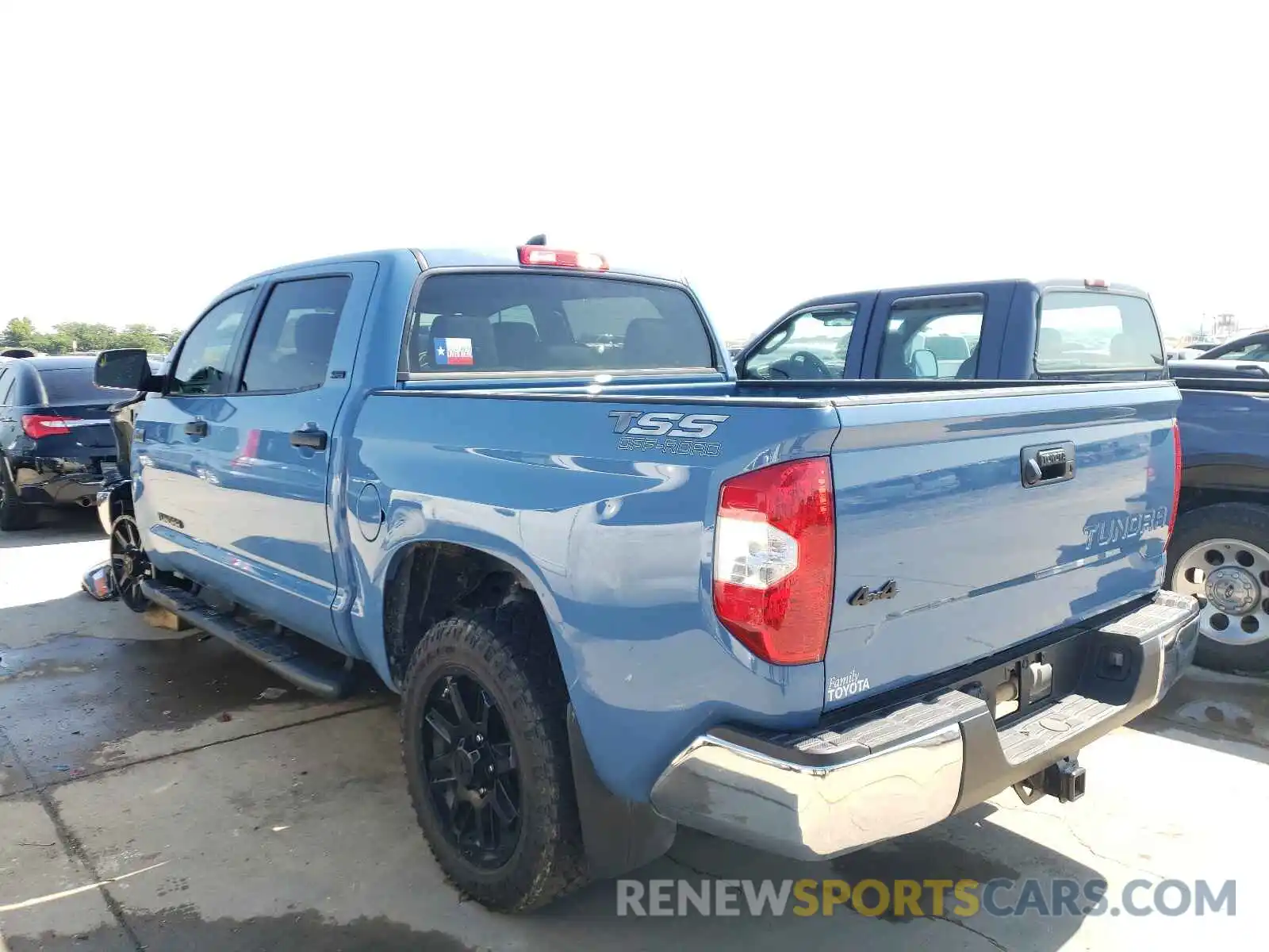 3 Photograph of a damaged car 5TFDY5F15MX976313 TOYOTA TUNDRA 2021