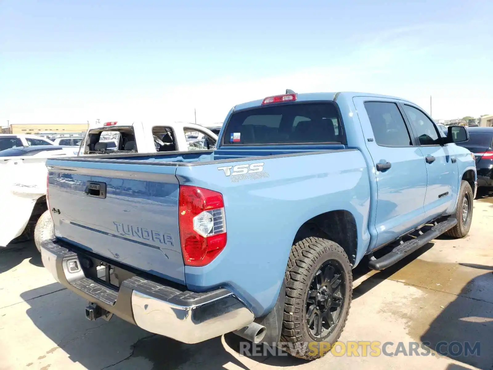 4 Photograph of a damaged car 5TFDY5F15MX976313 TOYOTA TUNDRA 2021