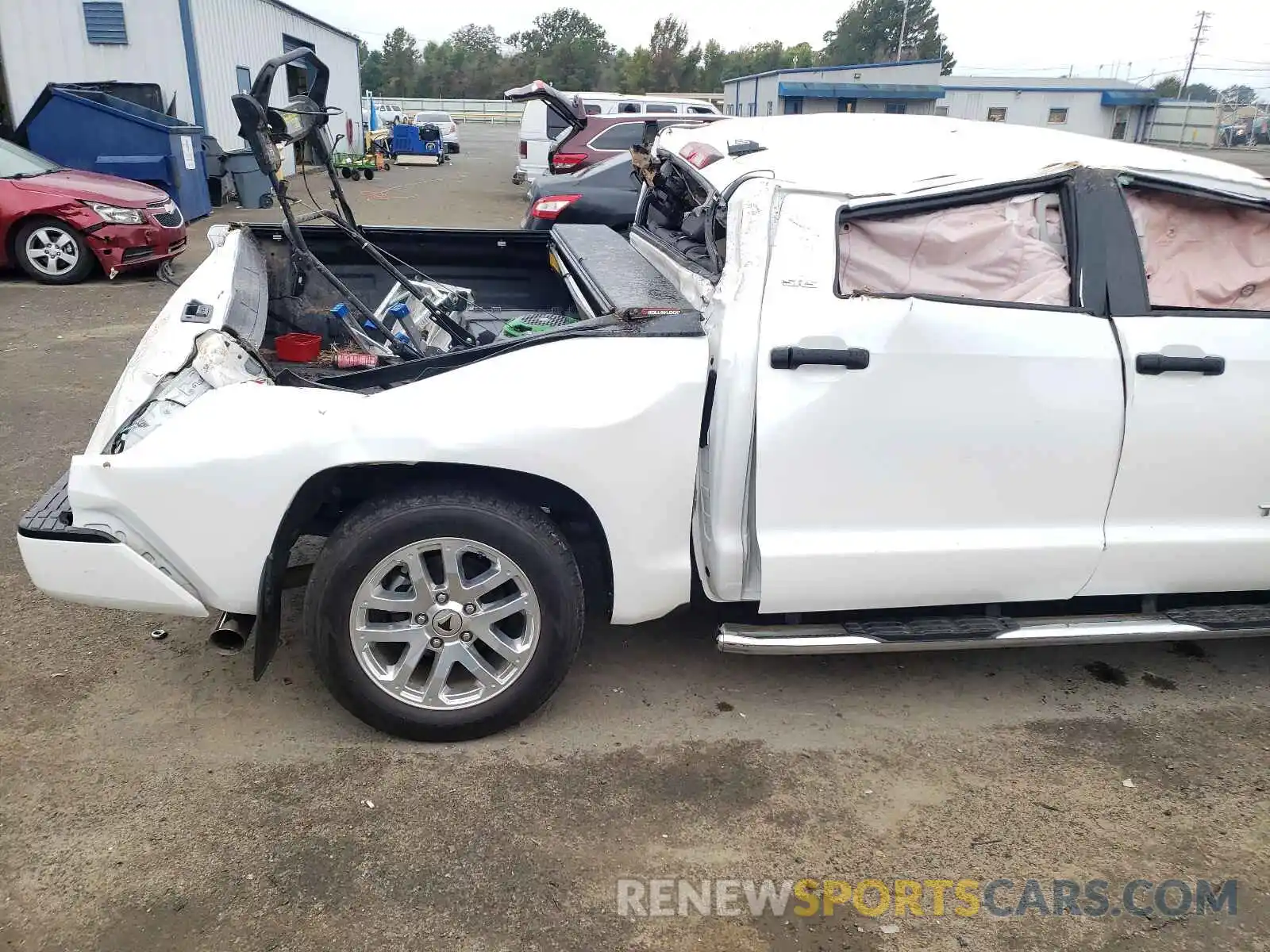 9 Photograph of a damaged car 5TFDY5F15MX991698 TOYOTA TUNDRA 2021