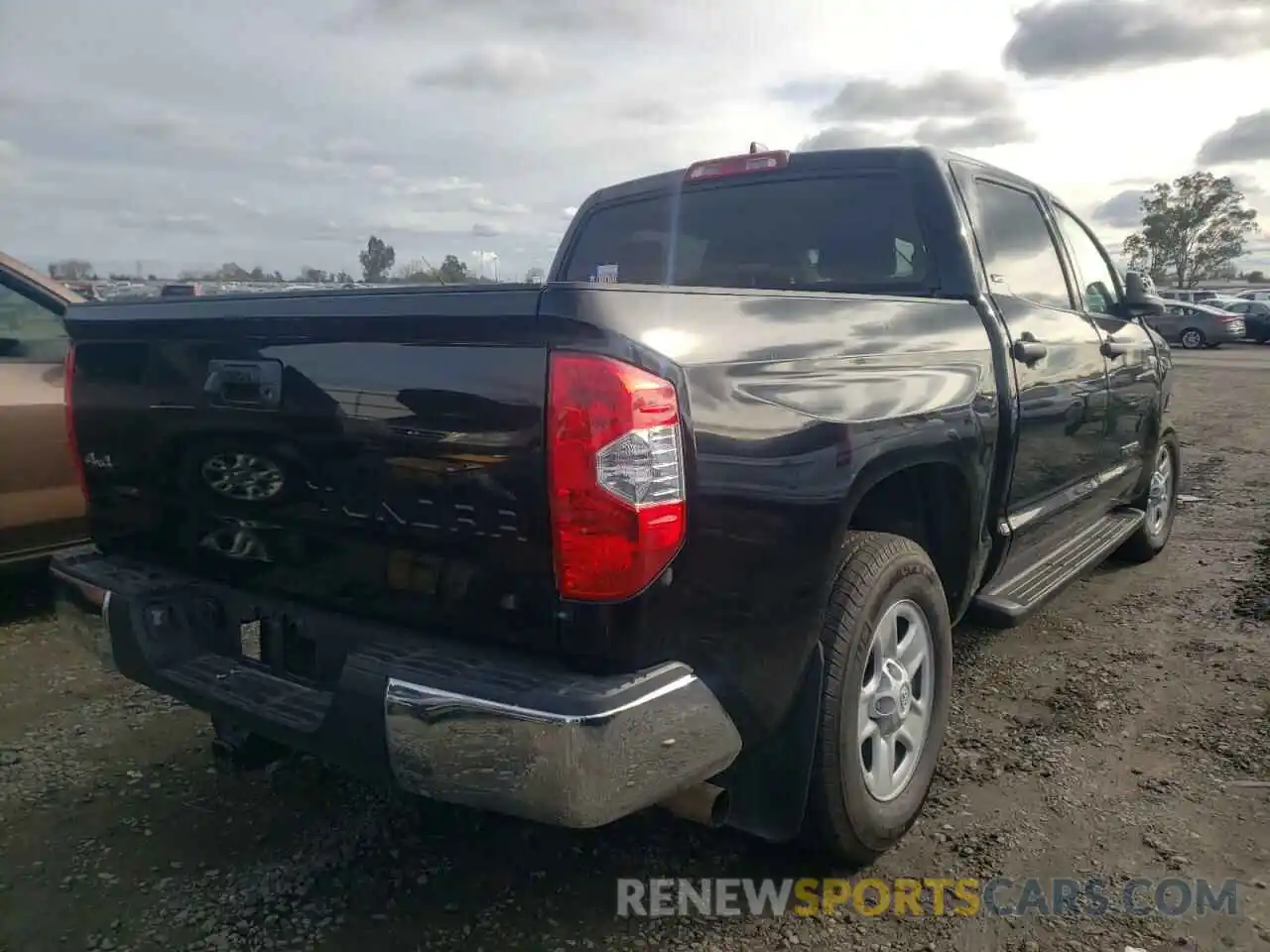 4 Photograph of a damaged car 5TFDY5F16MX017163 TOYOTA TUNDRA 2021