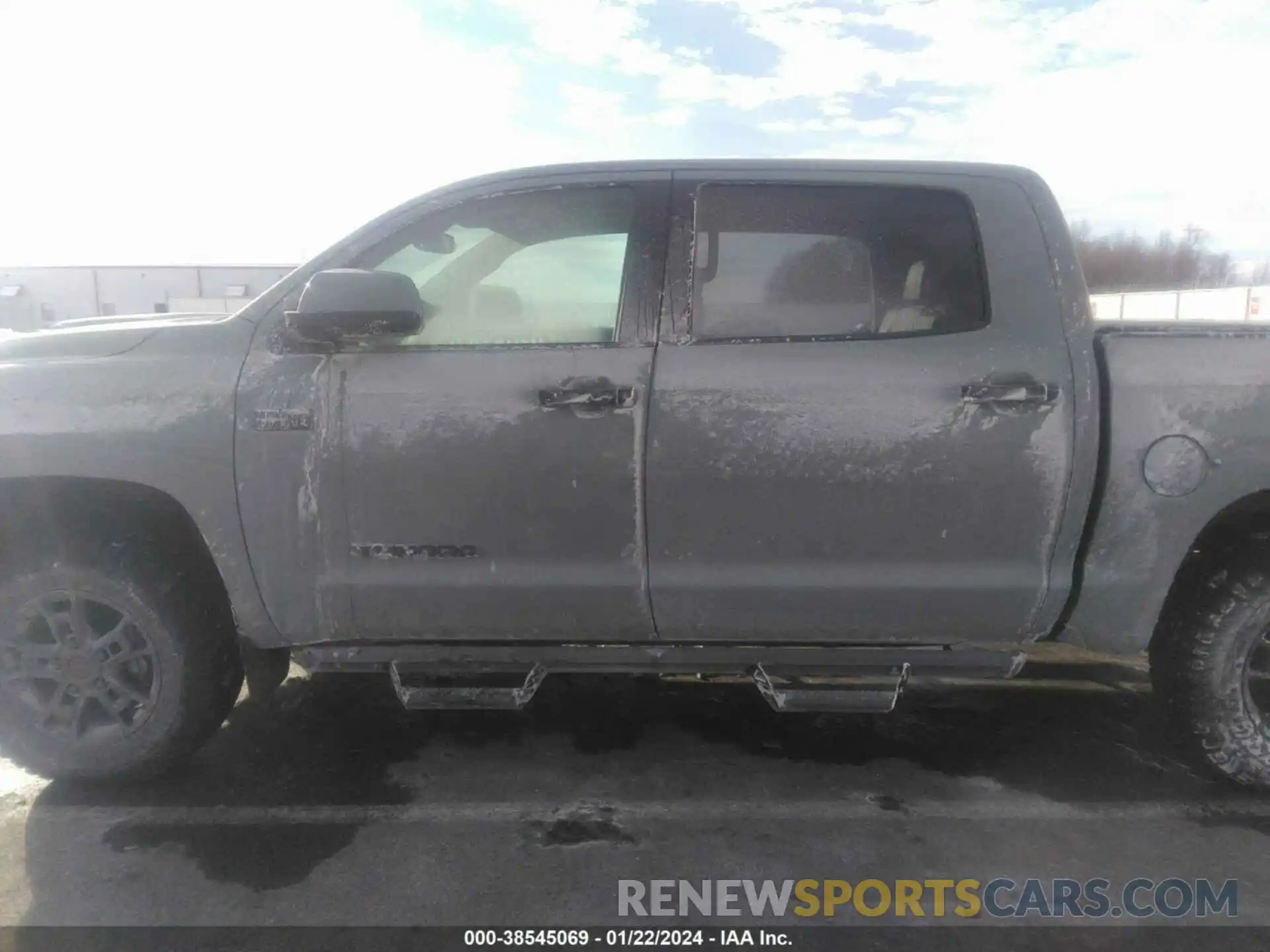 14 Photograph of a damaged car 5TFDY5F16MX048817 TOYOTA TUNDRA 2021