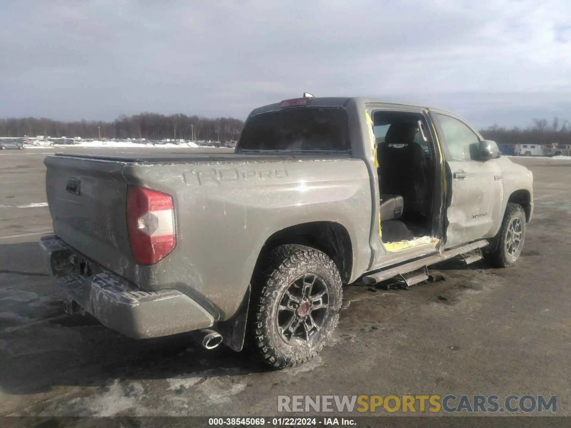 4 Photograph of a damaged car 5TFDY5F16MX048817 TOYOTA TUNDRA 2021