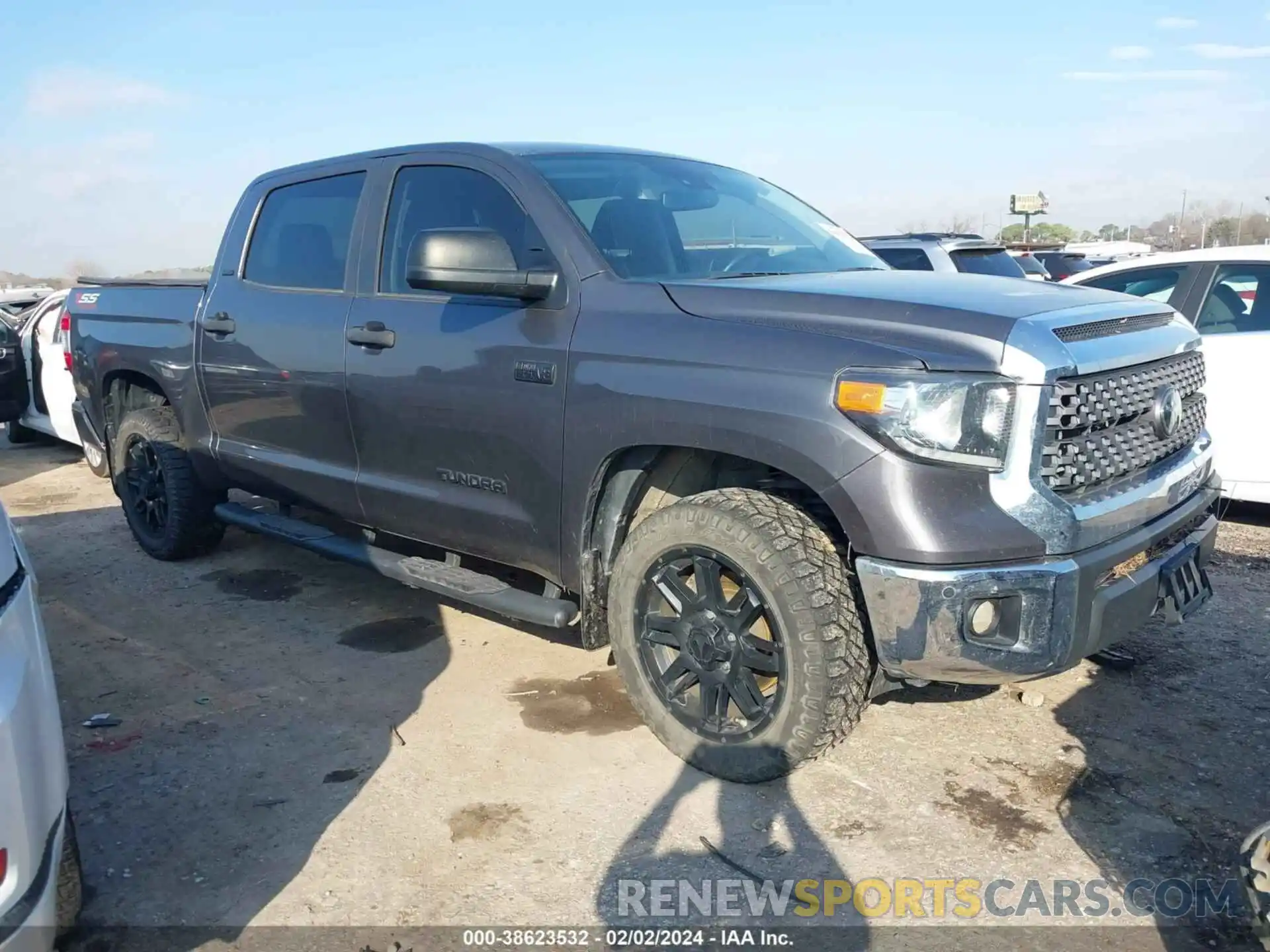 1 Photograph of a damaged car 5TFDY5F17MX026387 TOYOTA TUNDRA 2021