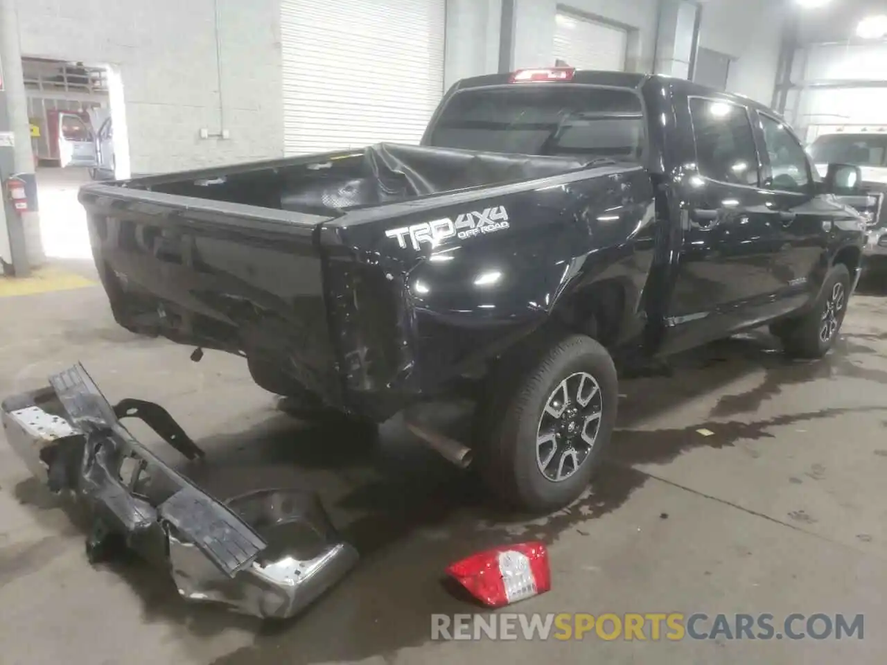 4 Photograph of a damaged car 5TFDY5F17MX027054 TOYOTA TUNDRA 2021