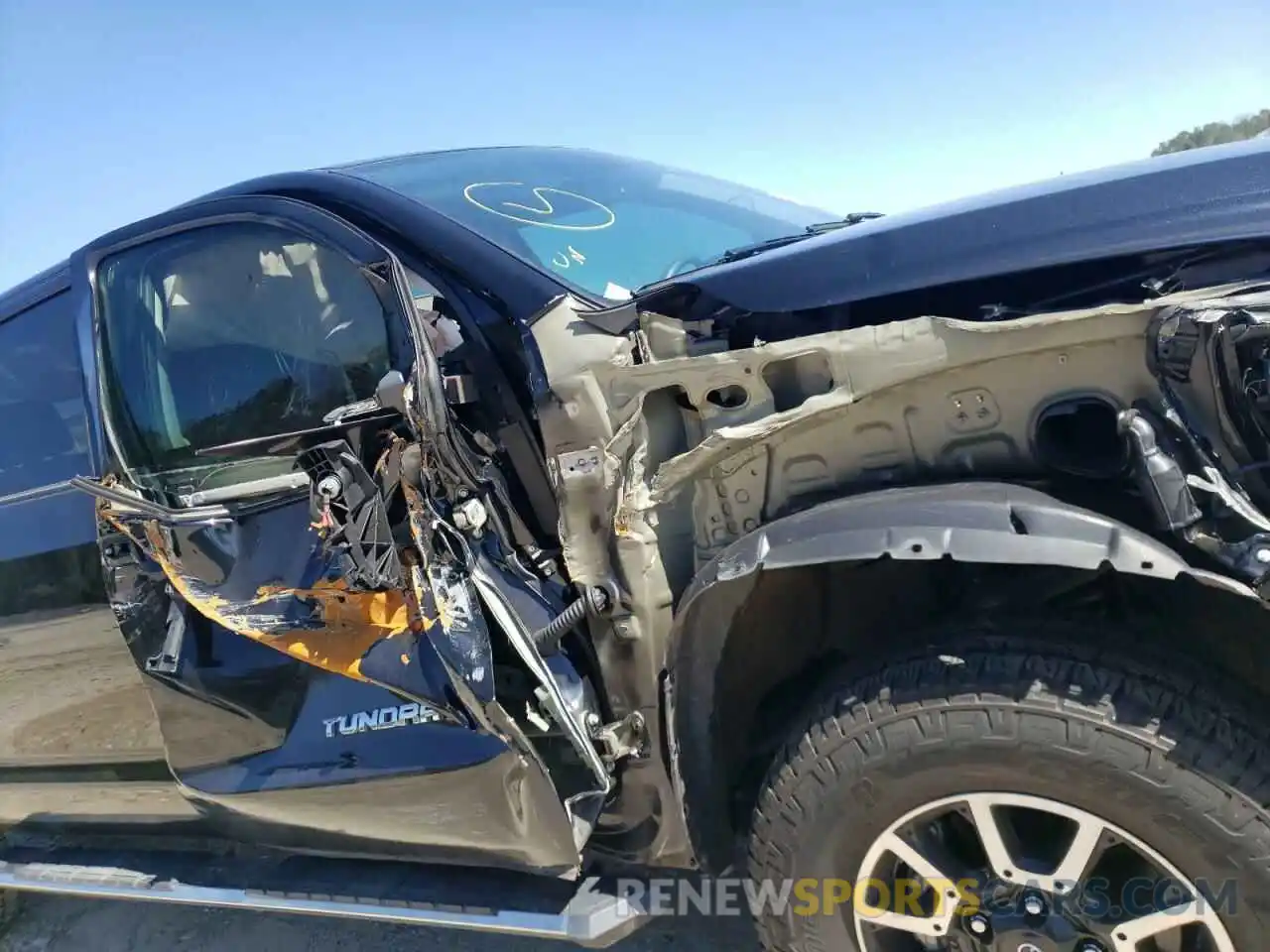 9 Photograph of a damaged car 5TFDY5F17MX970657 TOYOTA TUNDRA 2021