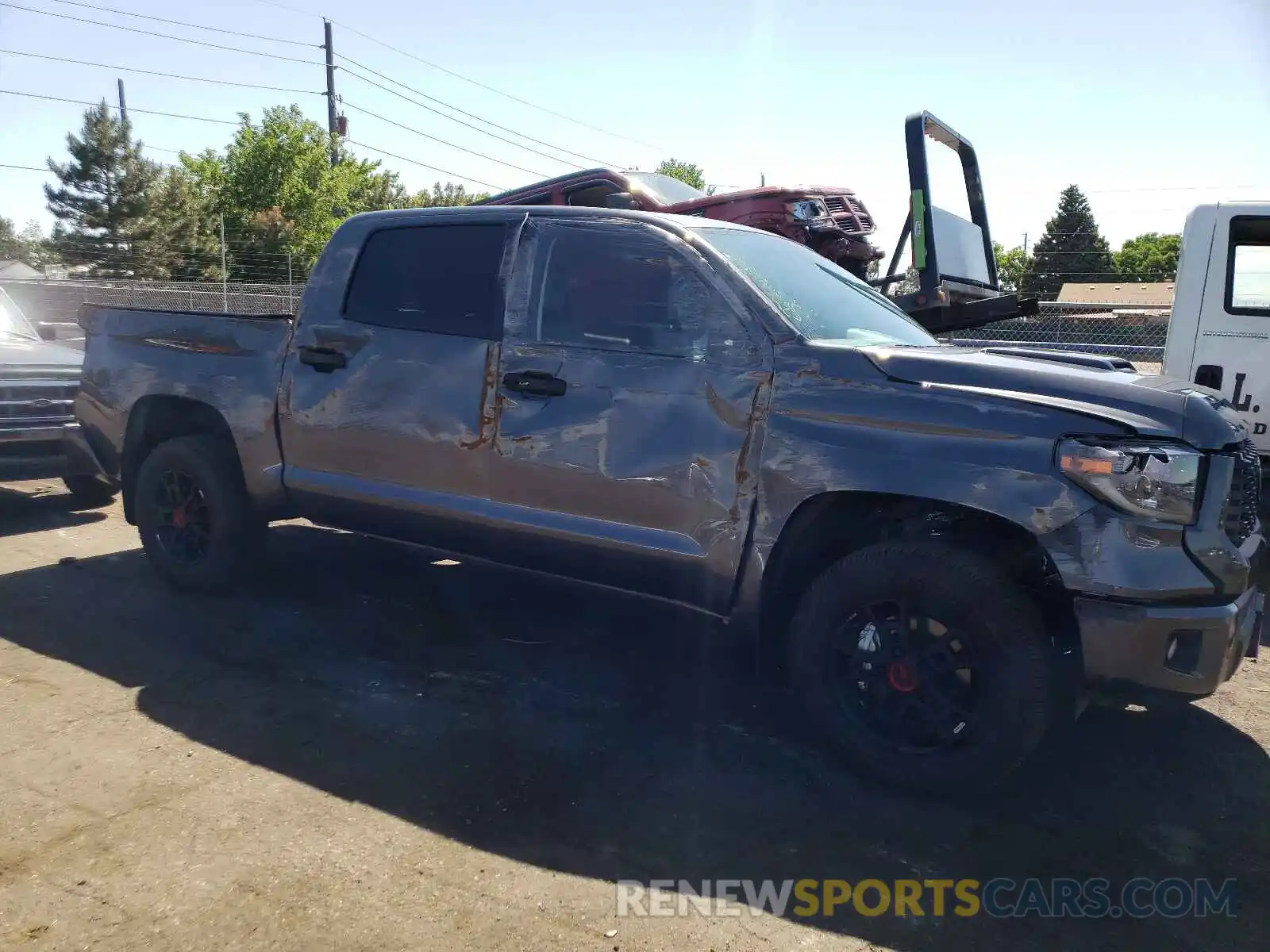 9 Photograph of a damaged car 5TFDY5F17MX978323 TOYOTA TUNDRA 2021