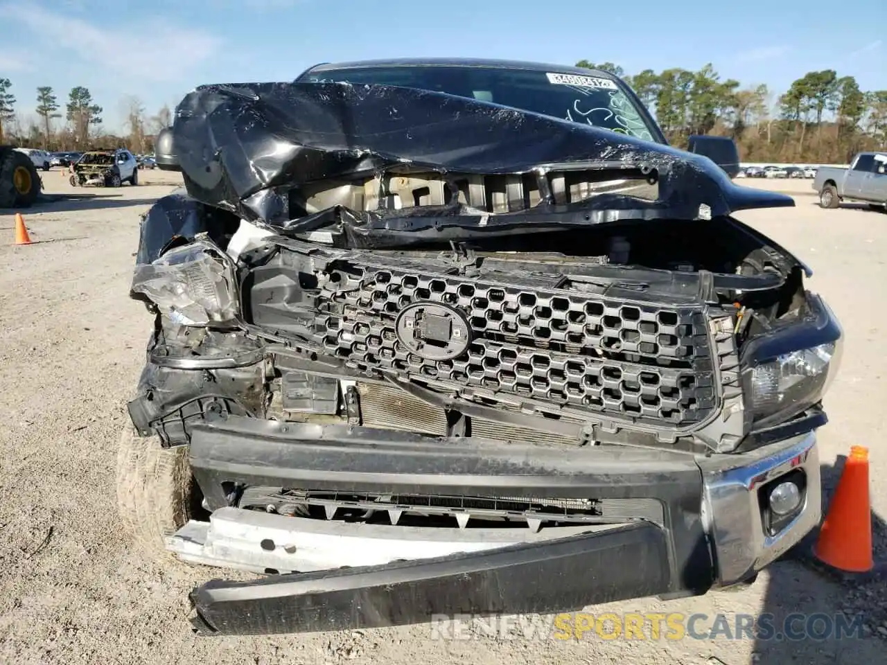 9 Photograph of a damaged car 5TFDY5F17MX989130 TOYOTA TUNDRA 2021