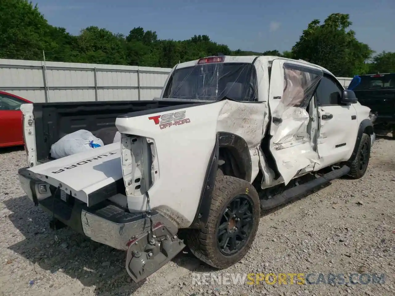 4 Photograph of a damaged car 5TFDY5F18MX959621 TOYOTA TUNDRA 2021