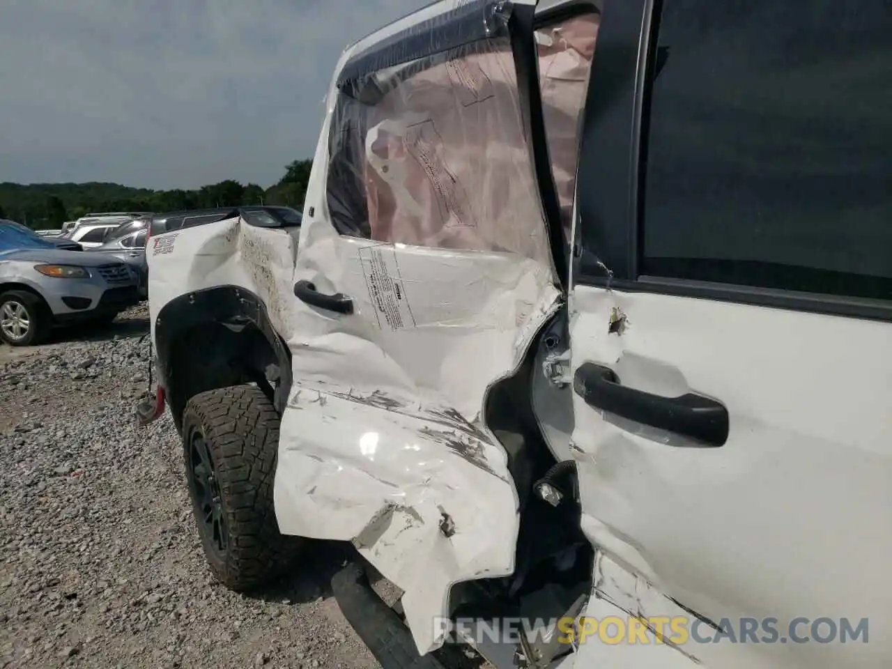 9 Photograph of a damaged car 5TFDY5F18MX959621 TOYOTA TUNDRA 2021