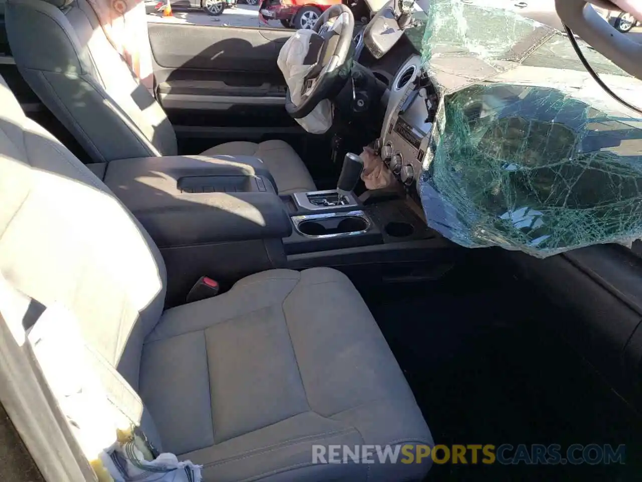 5 Photograph of a damaged car 5TFDY5F18MX999035 TOYOTA TUNDRA 2021