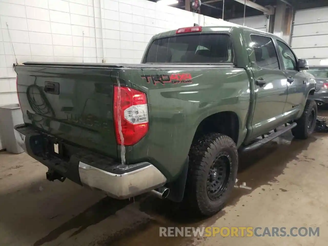 4 Photograph of a damaged car 5TFDY5F19MX958736 TOYOTA TUNDRA 2021