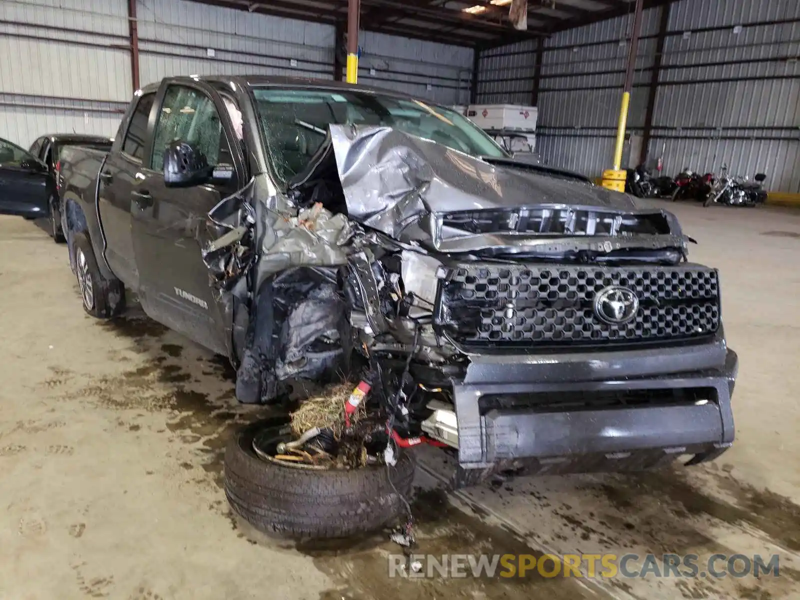 1 Photograph of a damaged car 5TFDY5F19MX963421 TOYOTA TUNDRA 2021