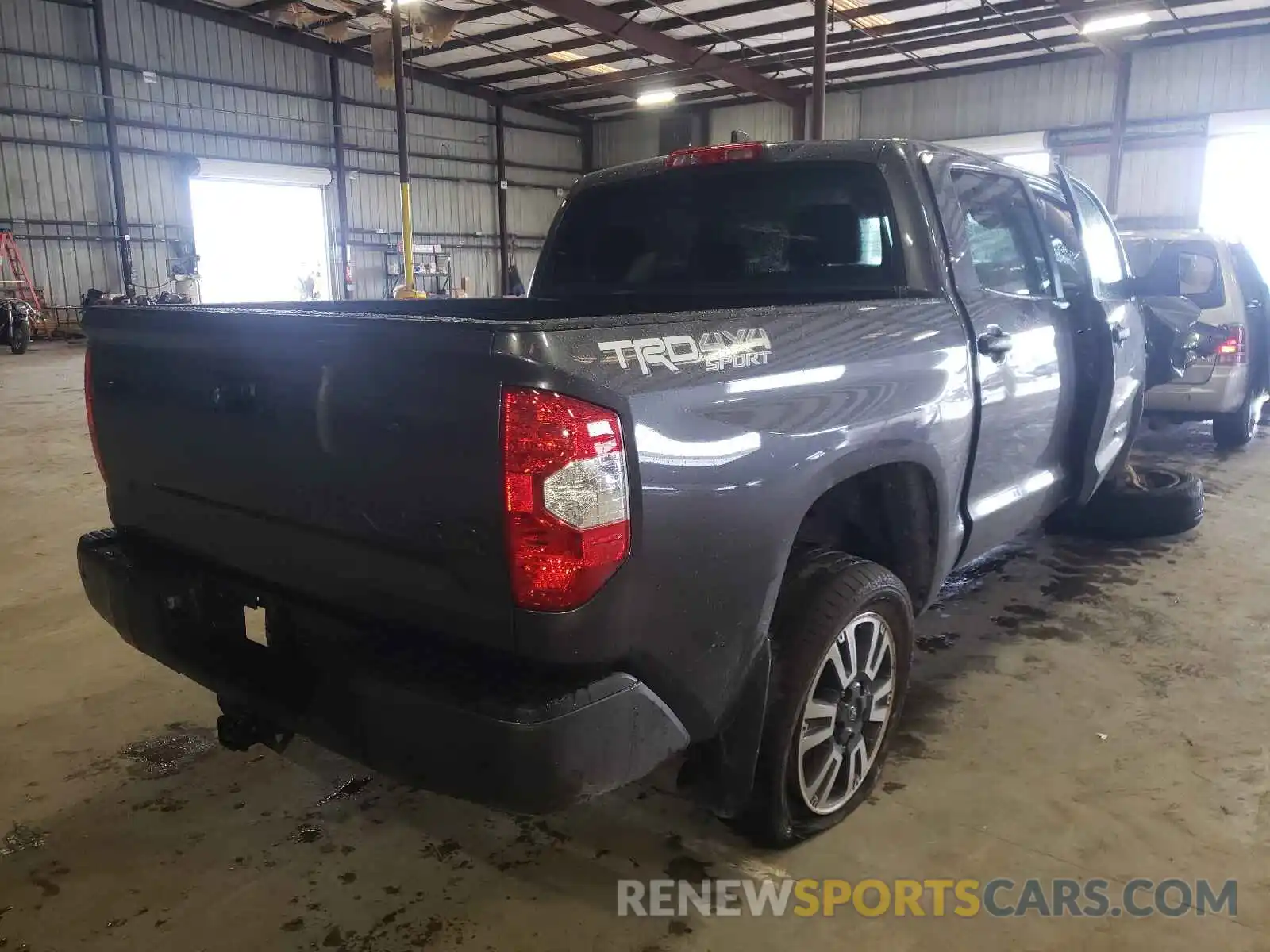 4 Photograph of a damaged car 5TFDY5F19MX963421 TOYOTA TUNDRA 2021