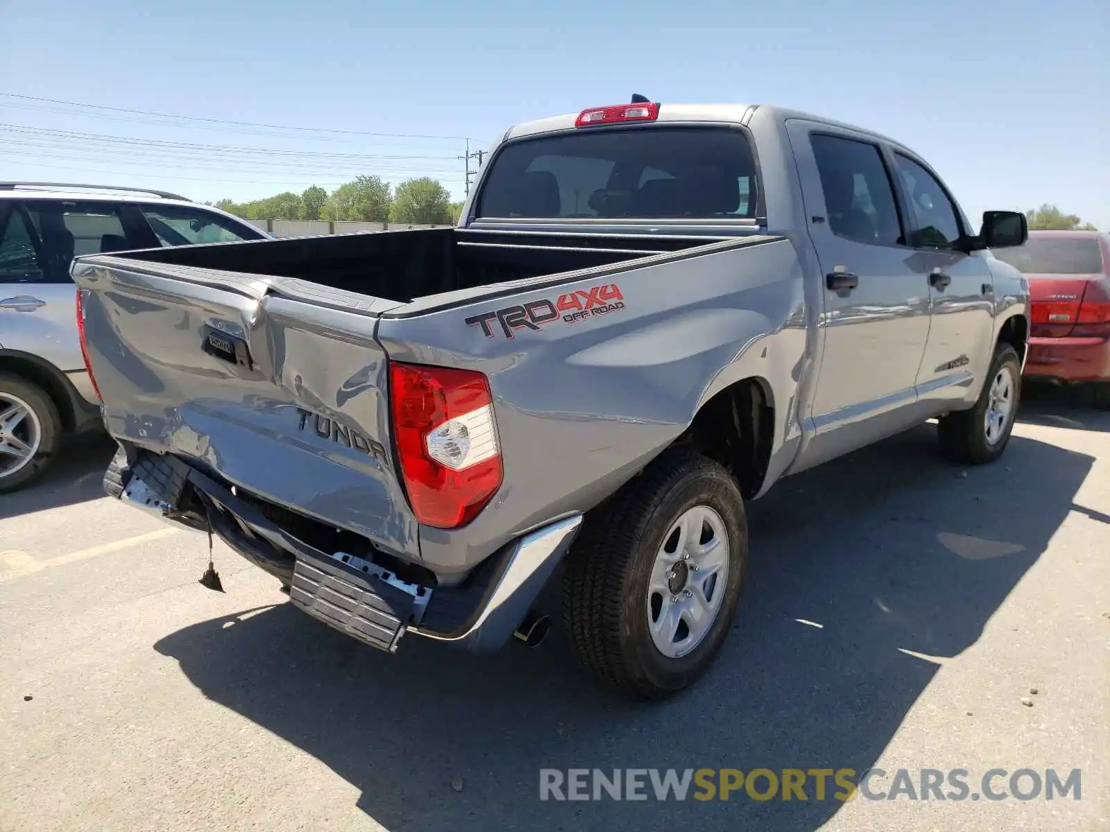 4 Photograph of a damaged car 5TFDY5F19MX975732 TOYOTA TUNDRA 2021