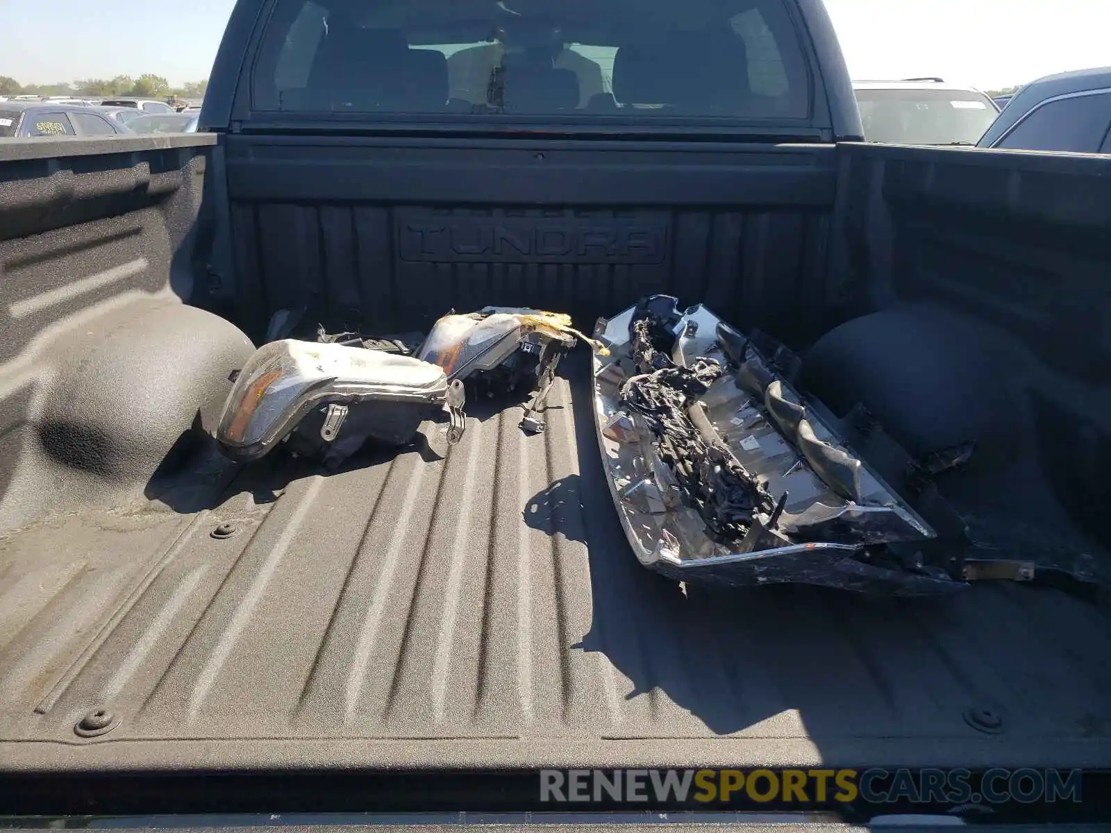 9 Photograph of a damaged car 5TFDY5F19MX982177 TOYOTA TUNDRA 2021