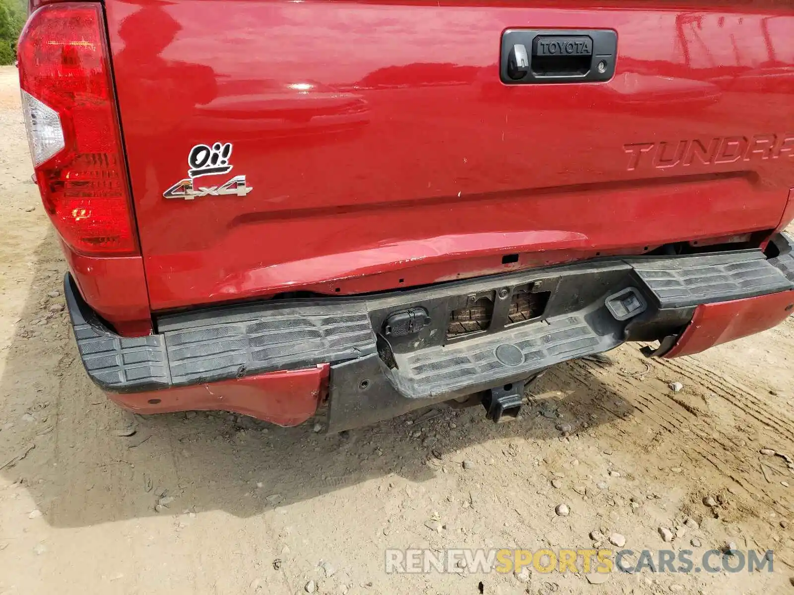 9 Photograph of a damaged car 5TFDY5F19MX994717 TOYOTA TUNDRA 2021