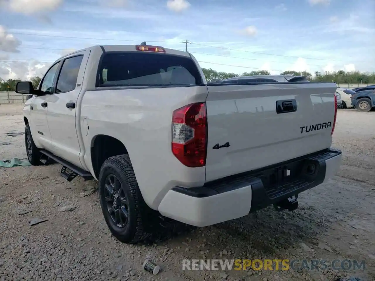 3 Photograph of a damaged car 5TFDY5F1XMX033219 TOYOTA TUNDRA 2021