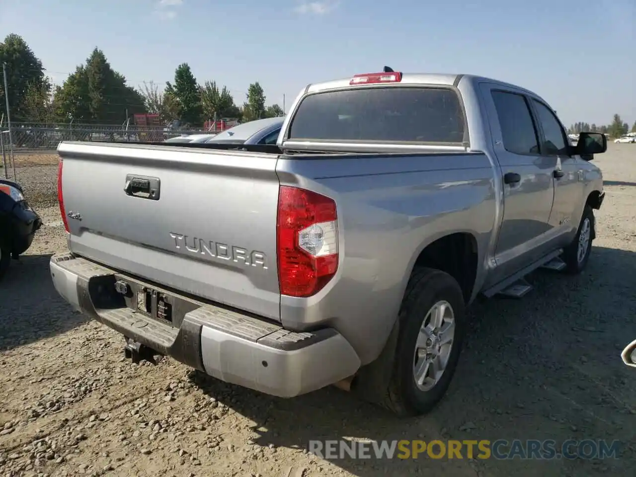 4 Photograph of a damaged car 5TFDY5F1XMX964478 TOYOTA TUNDRA 2021