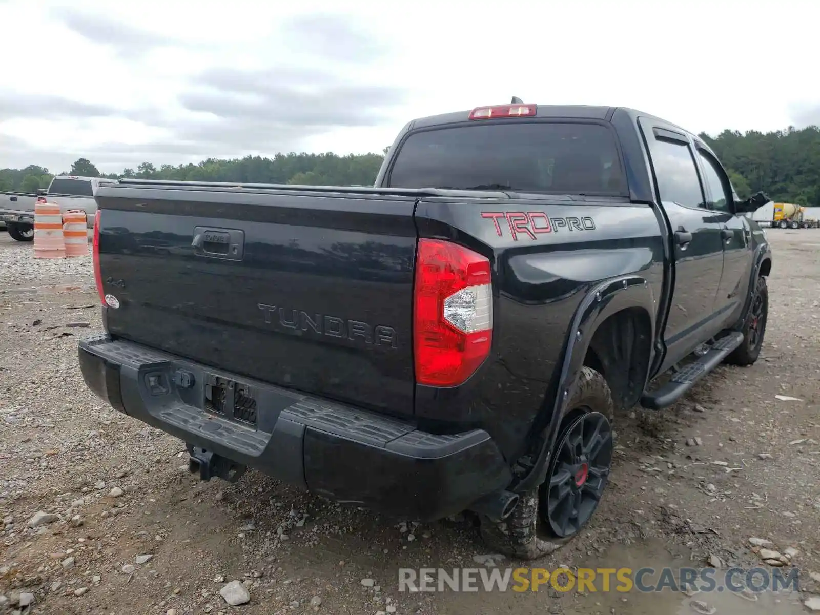 4 Photograph of a damaged car 5TFDY5F1XMX977120 TOYOTA TUNDRA 2021