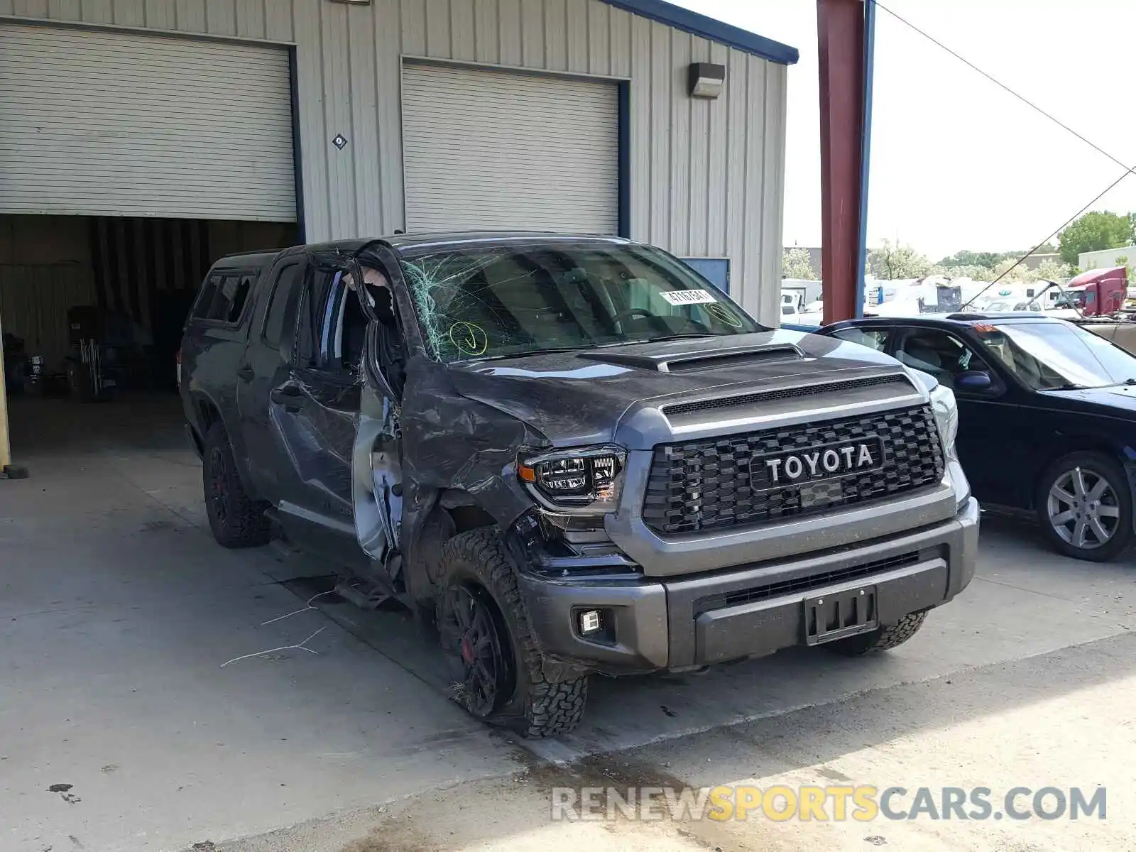 1 Photograph of a damaged car 5TFDY5F1XMX985816 TOYOTA TUNDRA 2021