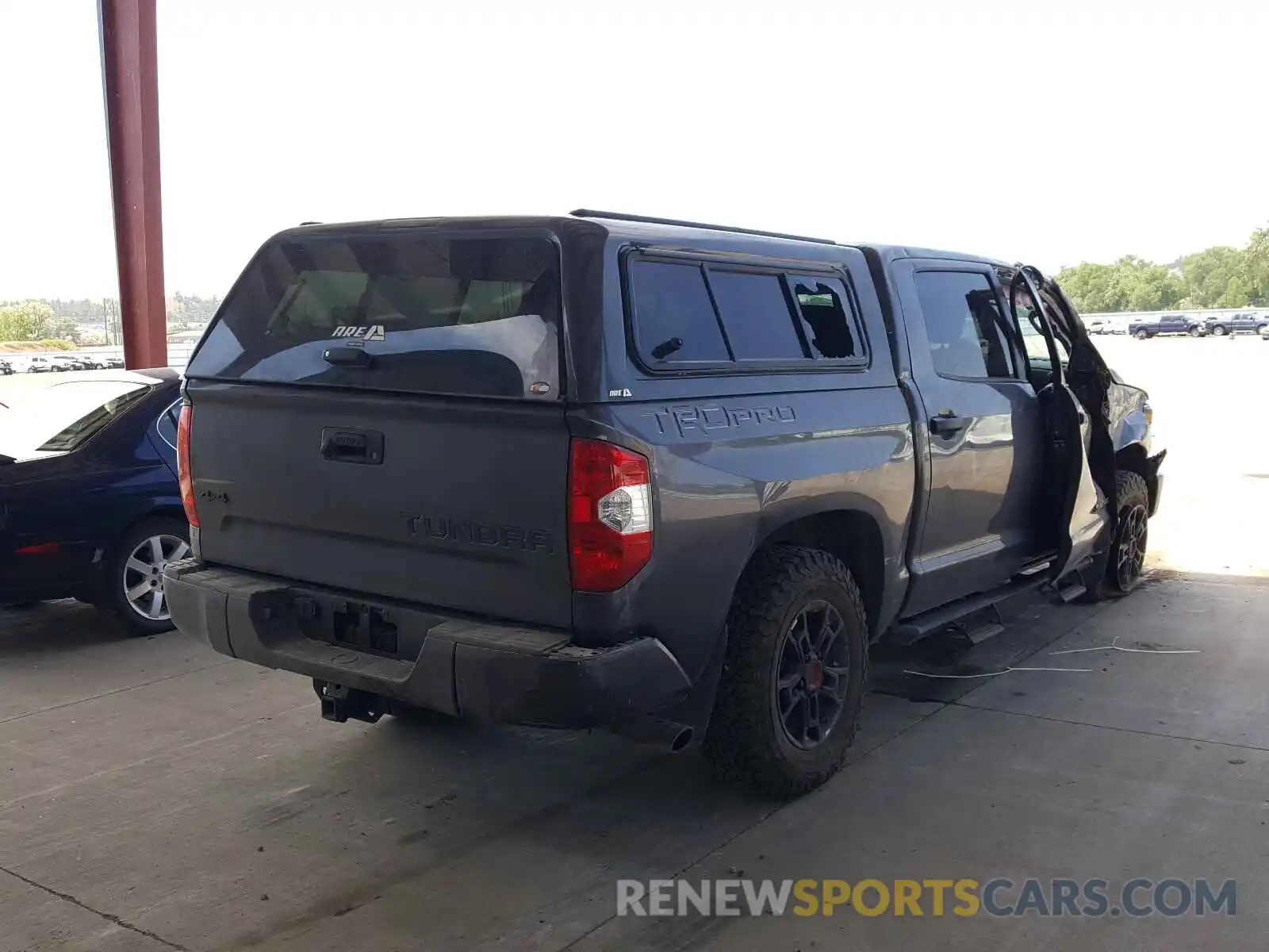 4 Photograph of a damaged car 5TFDY5F1XMX985816 TOYOTA TUNDRA 2021