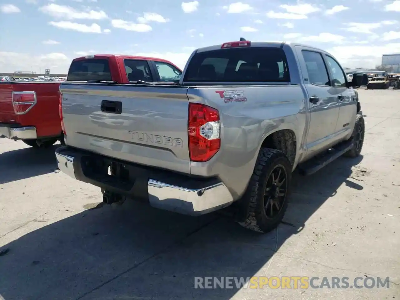 4 Photograph of a damaged car 5TFEY5F10MX277563 TOYOTA TUNDRA 2021