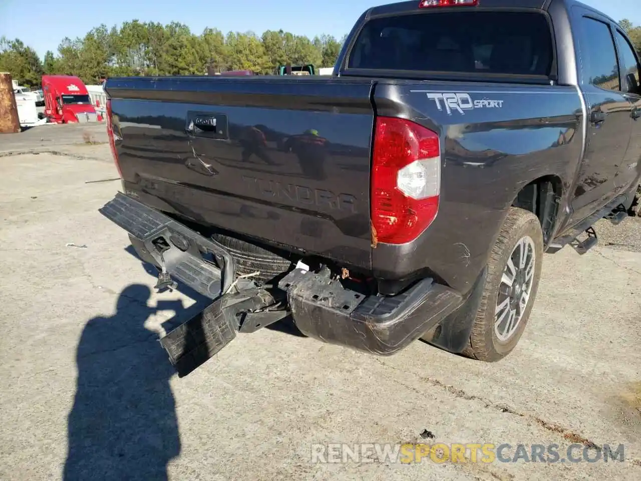 10 Photograph of a damaged car 5TFEY5F10MX284125 TOYOTA TUNDRA 2021