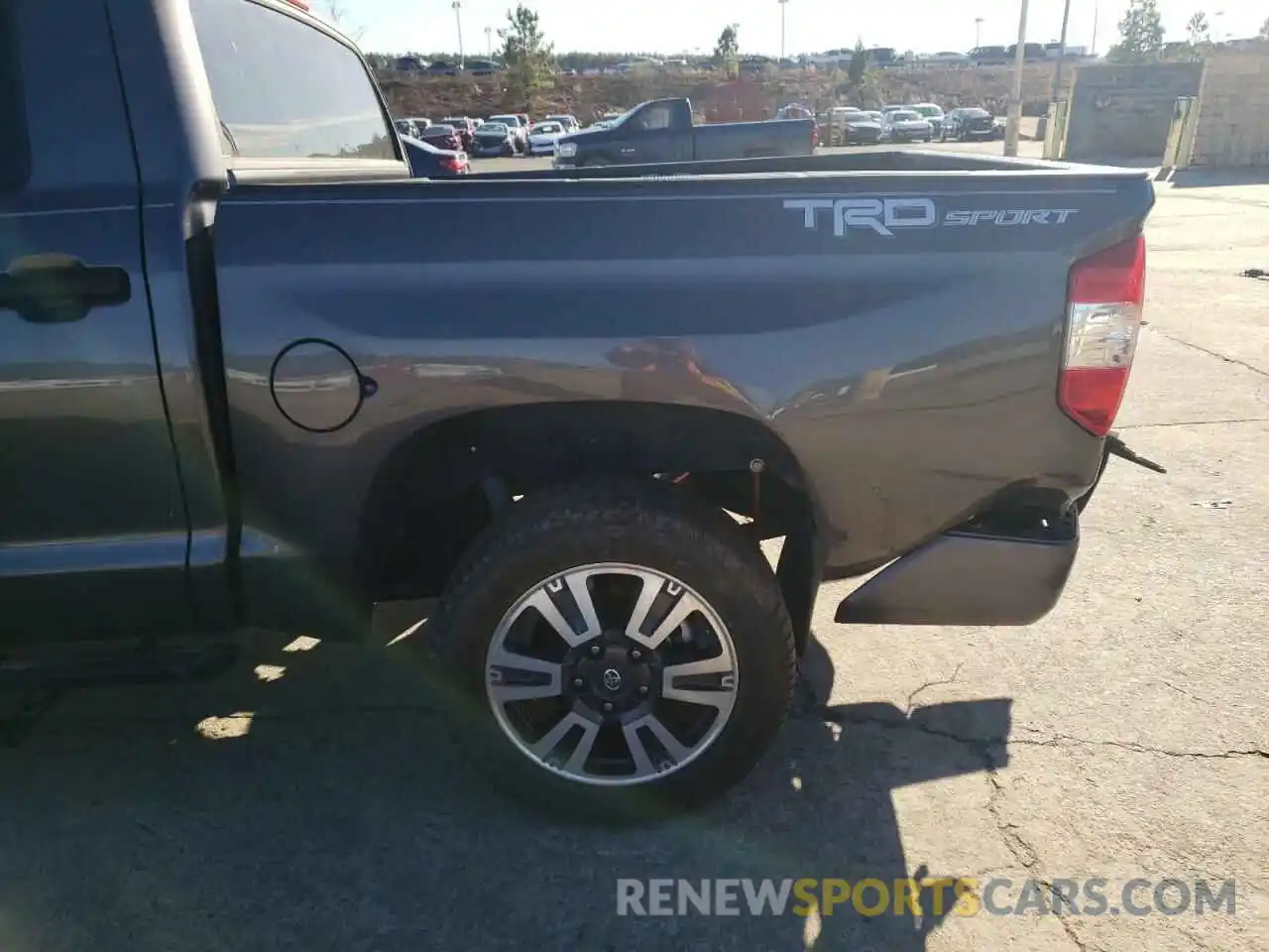 9 Photograph of a damaged car 5TFEY5F10MX284125 TOYOTA TUNDRA 2021