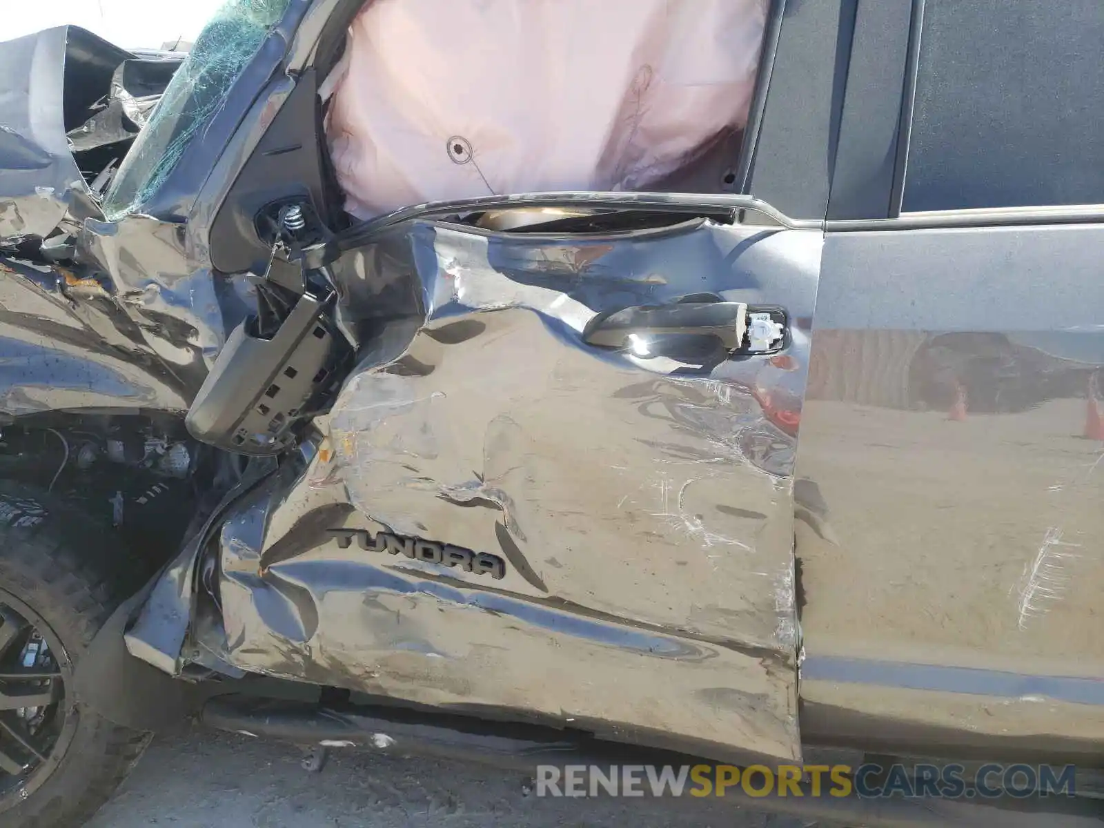 10 Photograph of a damaged car 5TFEY5F11MX286367 TOYOTA TUNDRA 2021