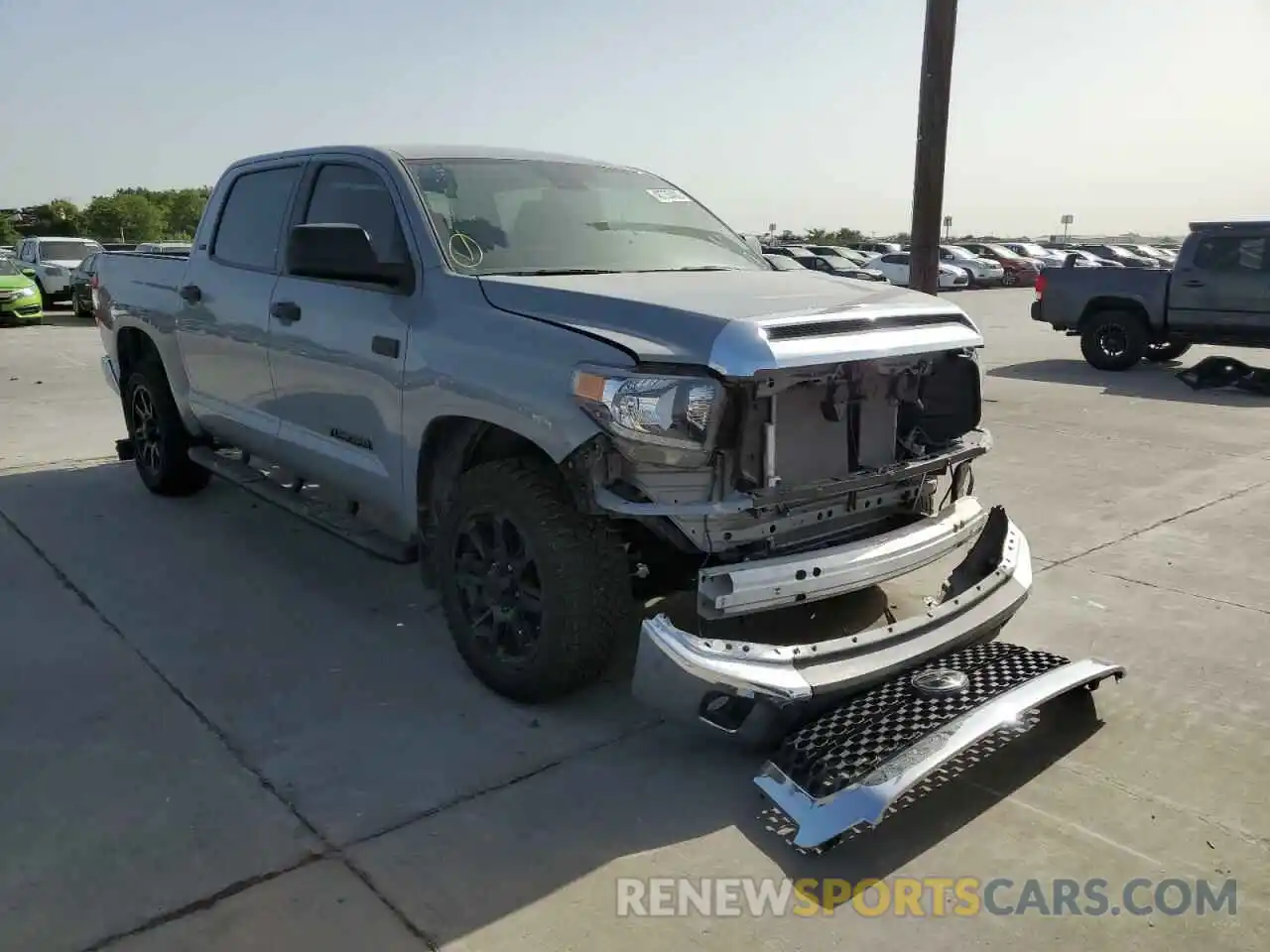 1 Photograph of a damaged car 5TFEY5F11MX299989 TOYOTA TUNDRA 2021