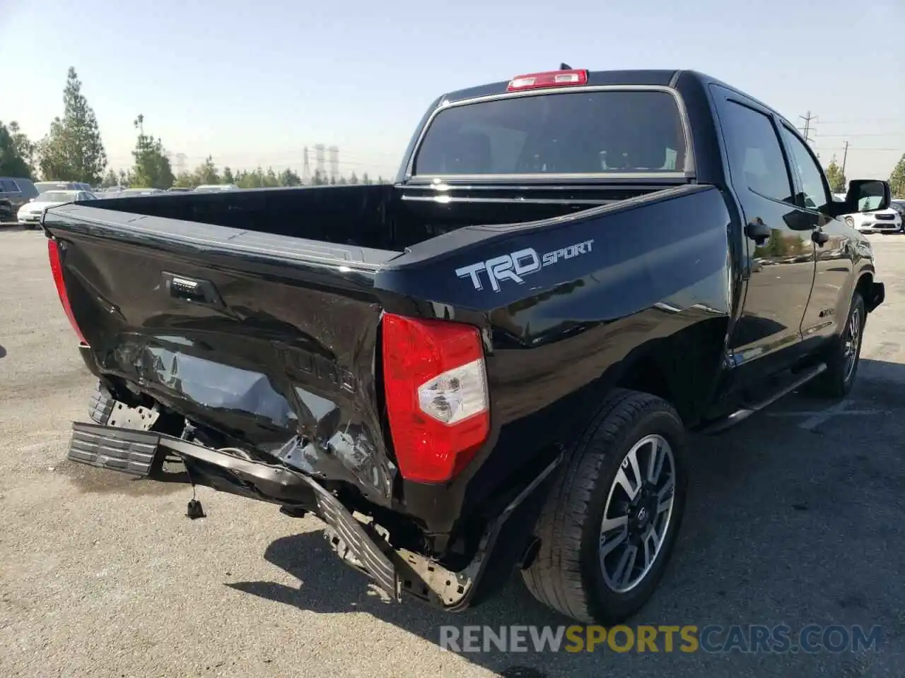 4 Photograph of a damaged car 5TFEY5F15MX288123 TOYOTA TUNDRA 2021