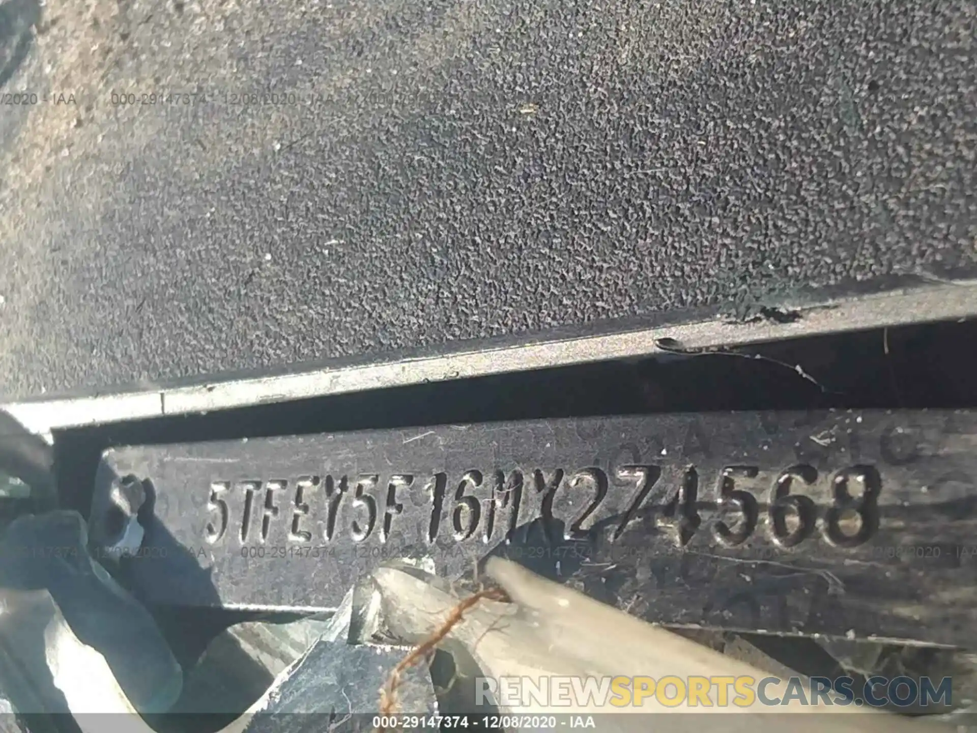 9 Photograph of a damaged car 5TFEY5F16MX274568 TOYOTA TUNDRA 2021