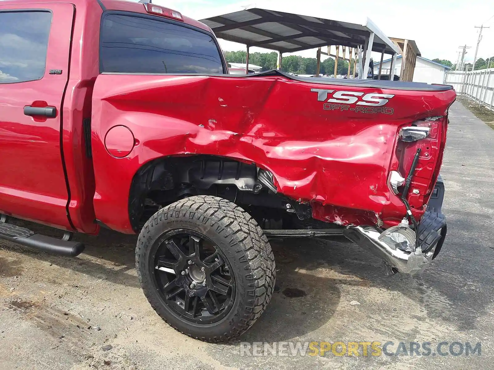 9 Photograph of a damaged car 5TFEY5F16MX275512 TOYOTA TUNDRA 2021