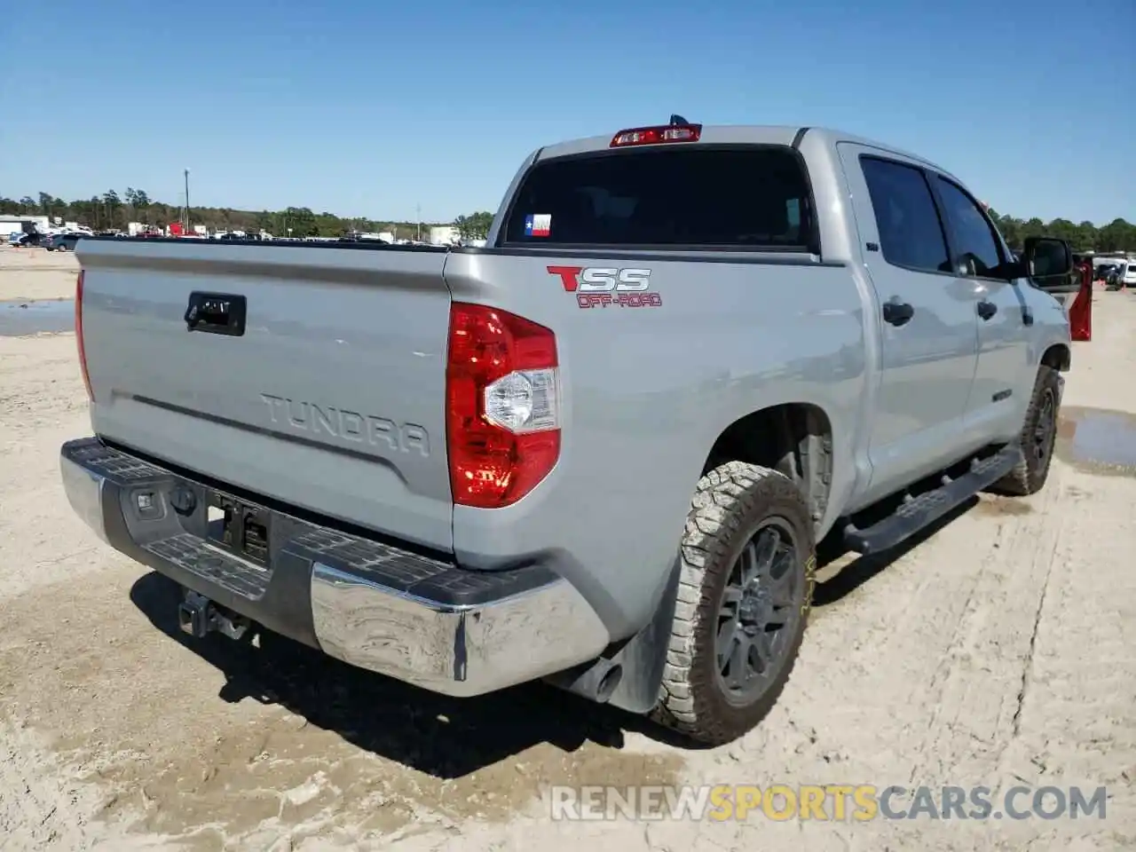 4 Photograph of a damaged car 5TFEY5F18MX282946 TOYOTA TUNDRA 2021