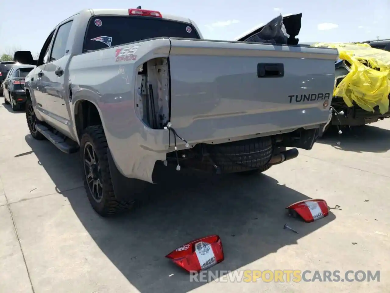 3 Photograph of a damaged car 5TFEY5F18MX286124 TOYOTA TUNDRA 2021