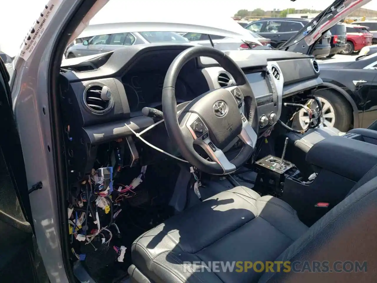 9 Photograph of a damaged car 5TFEY5F18MX286124 TOYOTA TUNDRA 2021