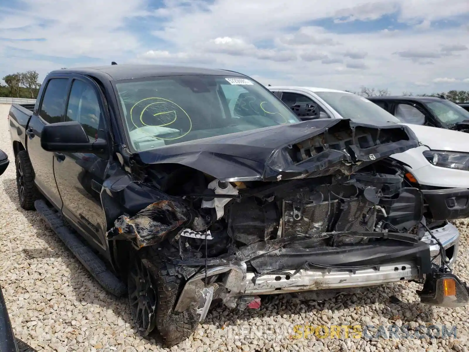 1 Photograph of a damaged car 5TFEY5F19MX272958 TOYOTA TUNDRA 2021