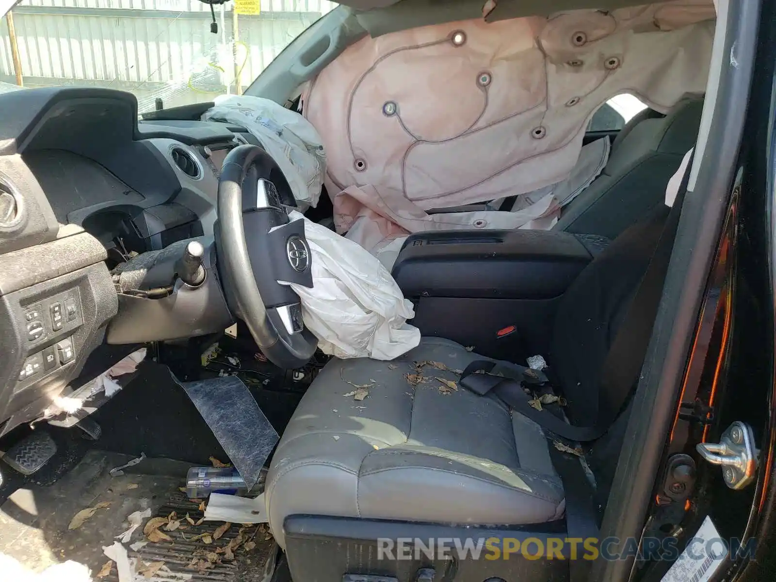 5 Photograph of a damaged car 5TFEY5F19MX272958 TOYOTA TUNDRA 2021