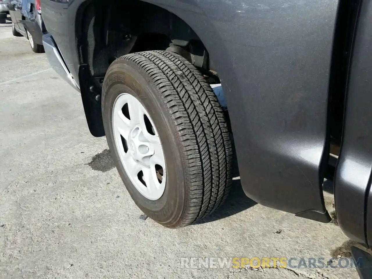 9 Photograph of a damaged car 5TFEY5F19MX275861 TOYOTA TUNDRA 2021