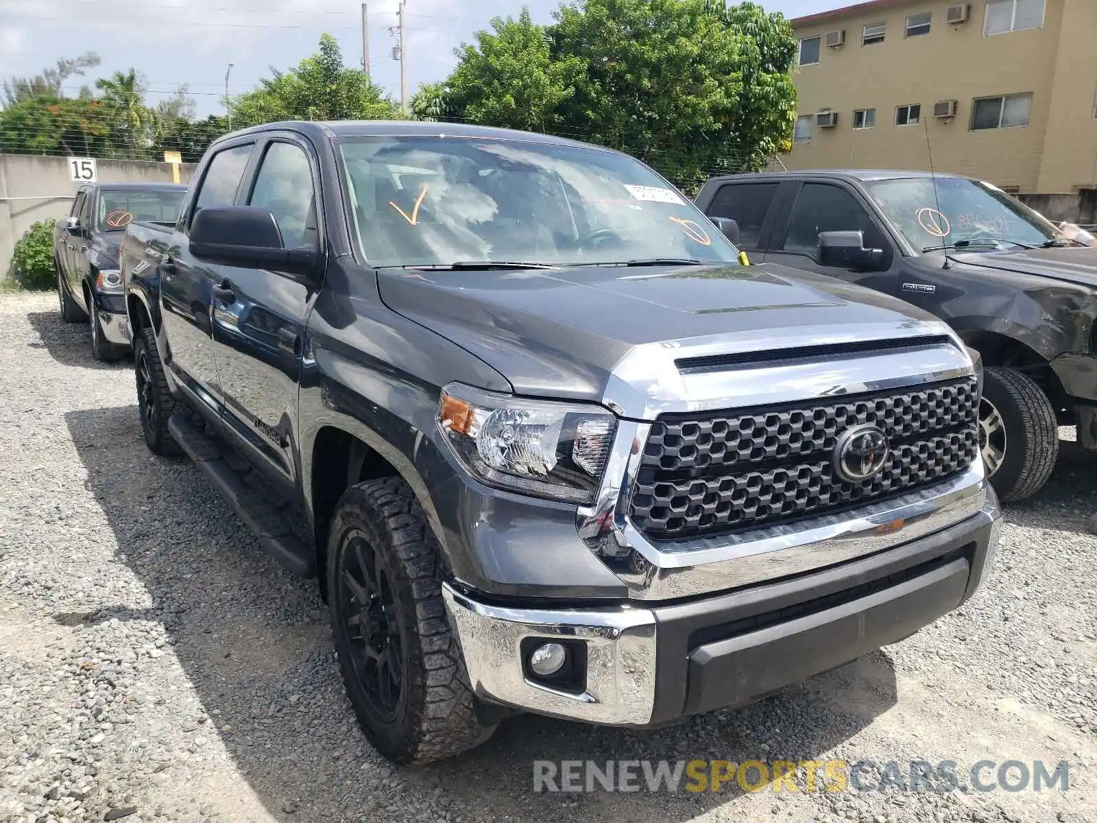 1 Photograph of a damaged car 5TFEY5F1XMX273083 TOYOTA TUNDRA 2021